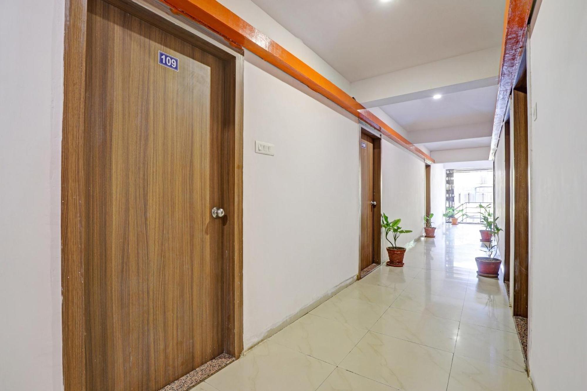 Oyo Flagship Hotel Residency Silvassa Eksteriør bilde