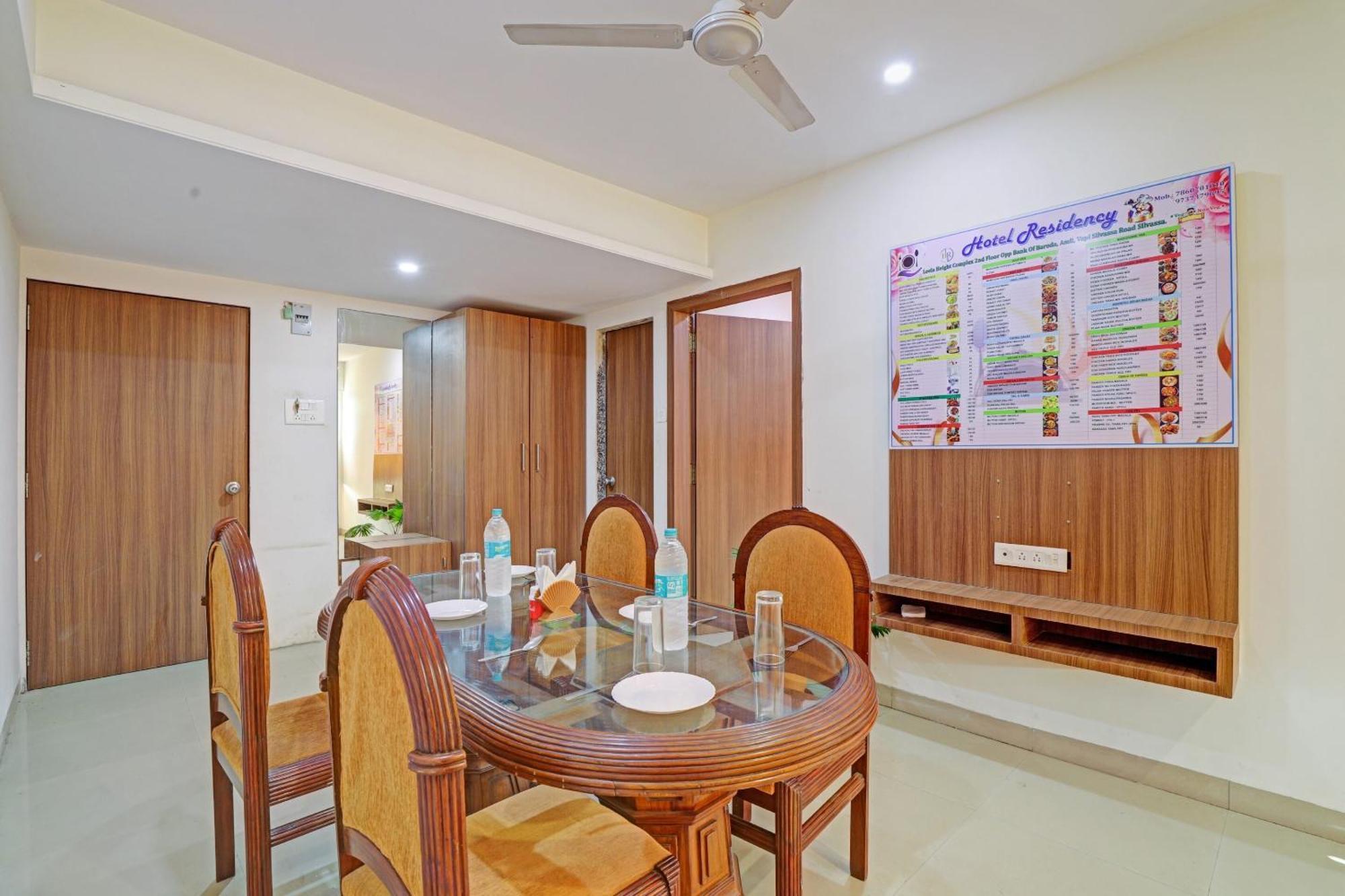 Oyo Flagship Hotel Residency Silvassa Eksteriør bilde