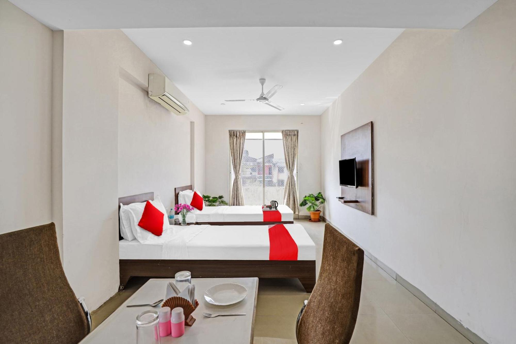 Oyo Flagship Hotel Residency Silvassa Eksteriør bilde
