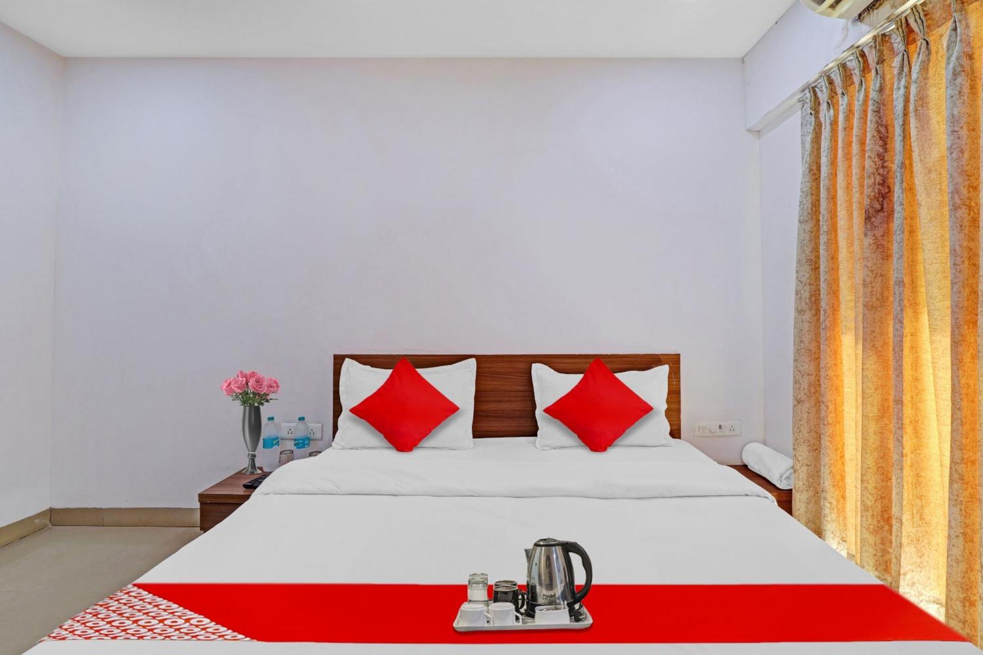 Oyo Flagship Hotel Residency Silvassa Eksteriør bilde